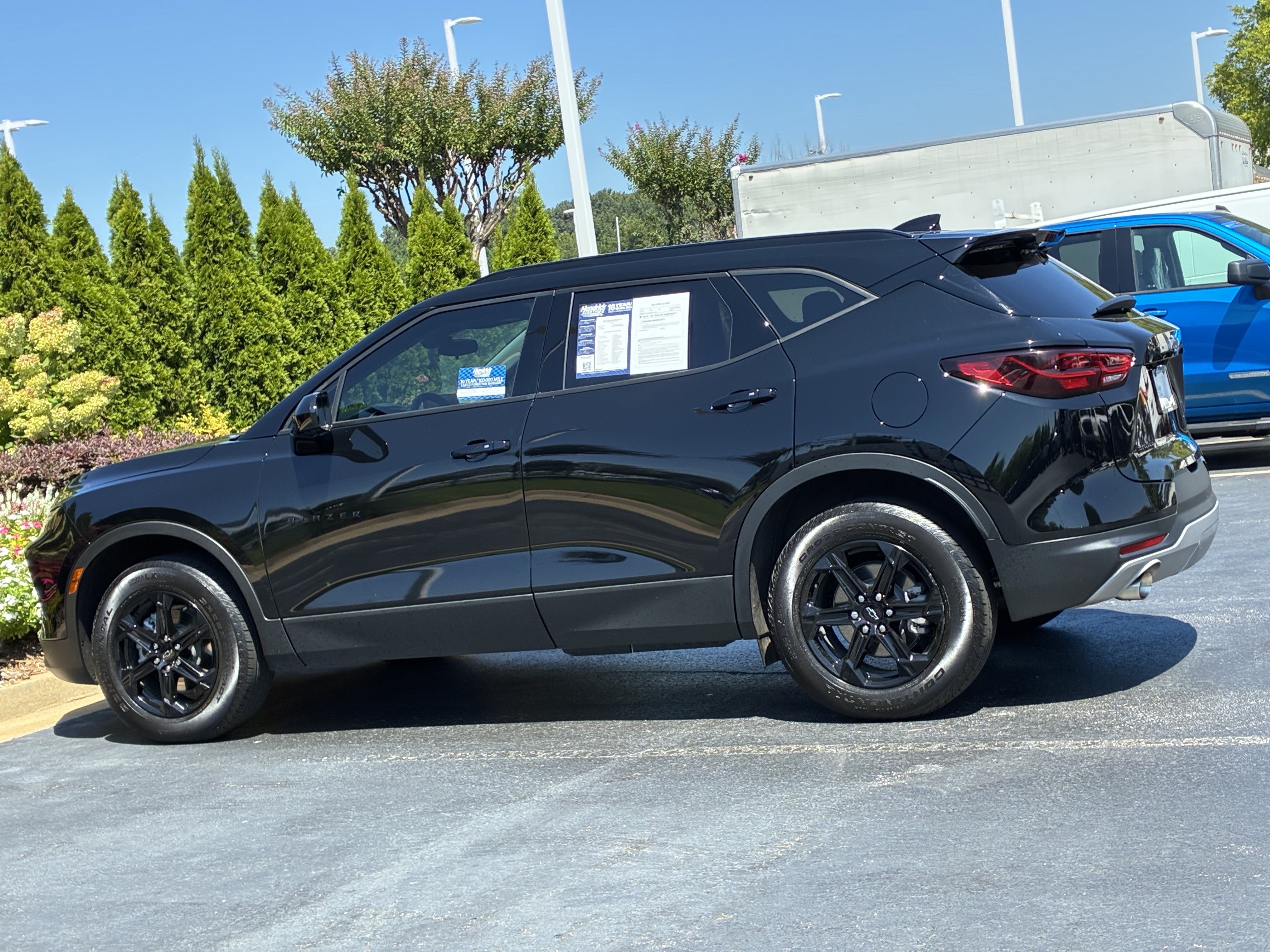 Used 2023 Chevrolet Blazer LT w/ Midnight/Sport Edition FWD image 9