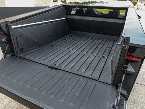 Used 2024 Tesla Cybertruck Cyberbeast image 65