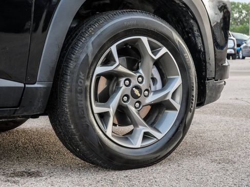 Used 2025 Chevrolet Trax LT FWD image 9