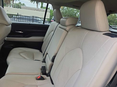 Used 2024 Toyota Grand Highlander AWD Hybrid image 15