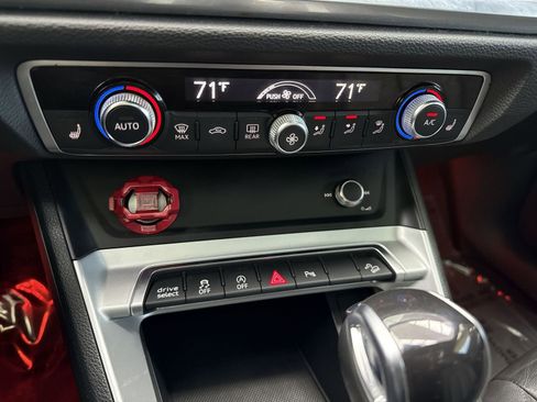 Used 2020 Audi Q3 2.0T Premium image 22