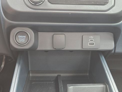 Used 2025 Ford Maverick Lobo AWD/4WD image 22
