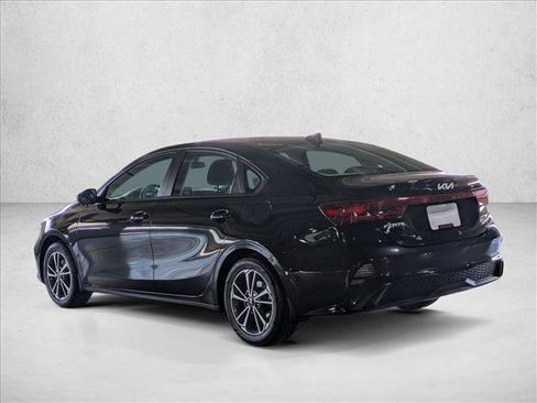 Used 2022 Kia Forte LXS image 8