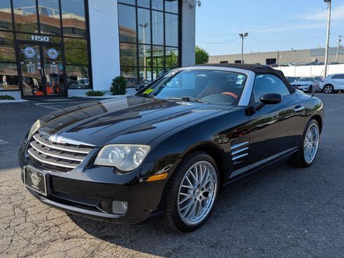 Used 2005 Chrysler Crossfire Limited RWD image 2