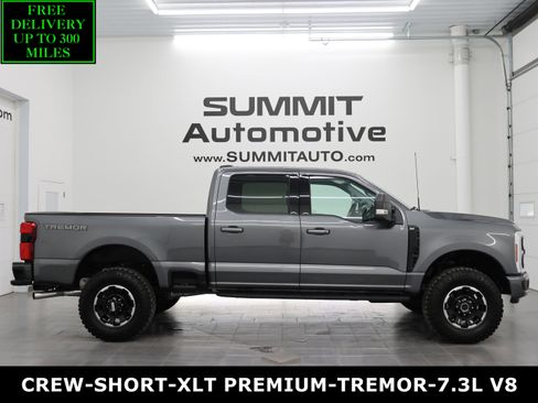 Used 2025 Ford F250 XLT w/ Black Appearance Package AWD/4WD image 1