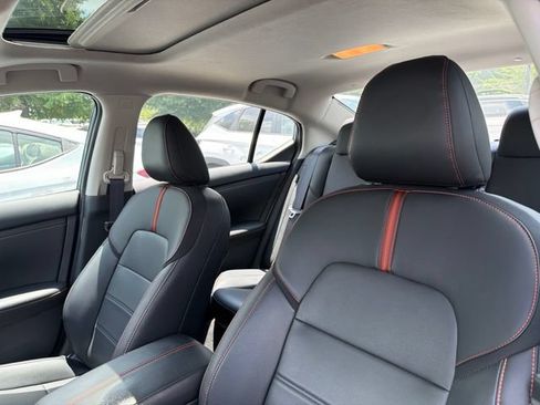 Used 2025 Nissan Sentra SR w/ SR Premium Package FWD image 20