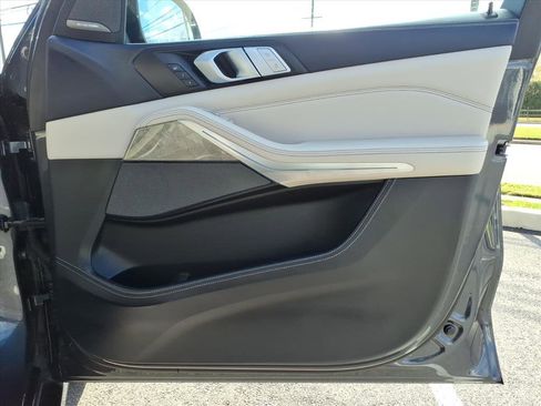 Used 2019 BMW X7 xDrive50i w/ Premium Package image 16