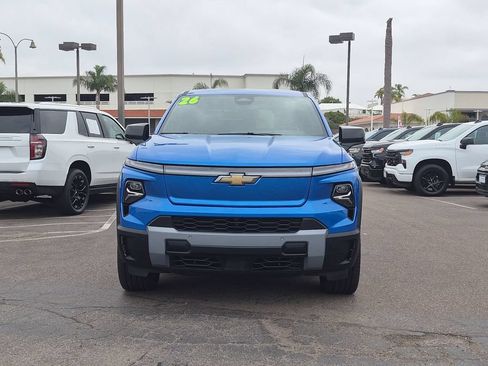 Used 2026 Chevrolet Silverado EV LT AWD/4WD image 3