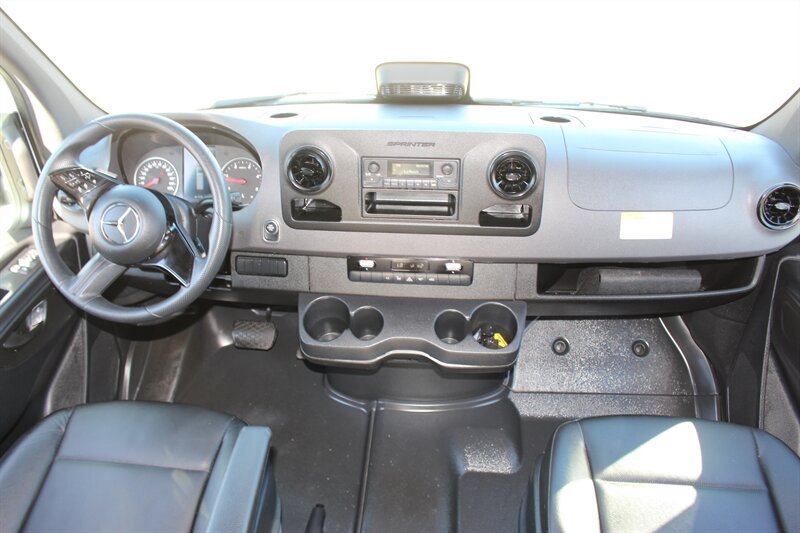 Used 2025 Mercedes-Benz Sprinter 2500 image 17