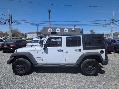 Used 2017 Jeep Wrangler Unlimited Sport w/ Connectivity Group image 5