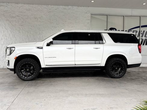 Used 2022 GMC Yukon XL SLT w/ SLT Luxury Package RWD image 6