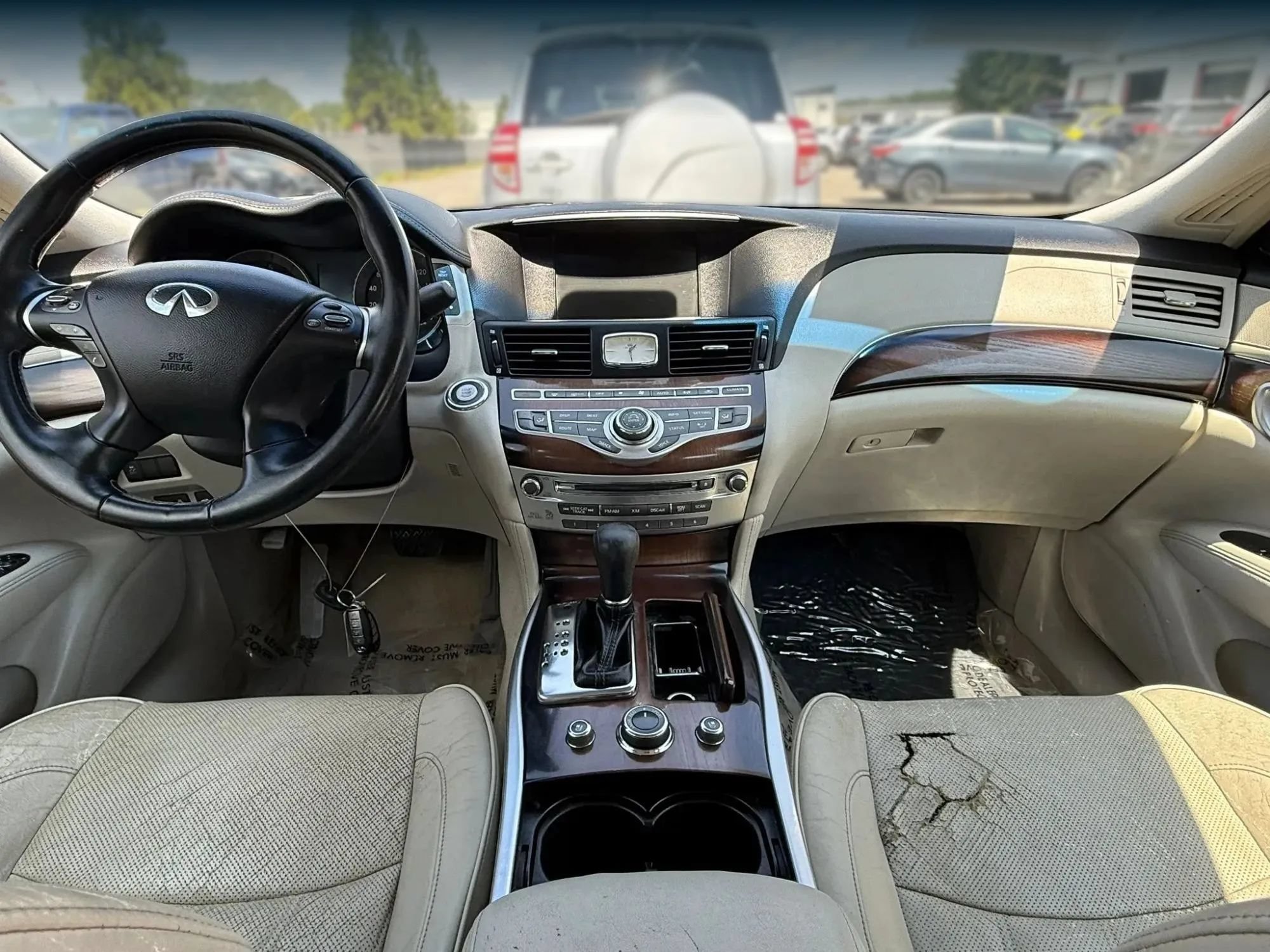Used 2011 INFINITI M37 w/ Deluxe Touring Pkg RWD image 3