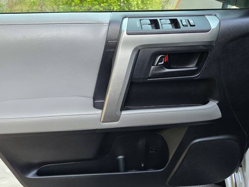 Used 2012 Toyota 4Runner SR5 w/ Convenience Pkg AWD/4WD image 29