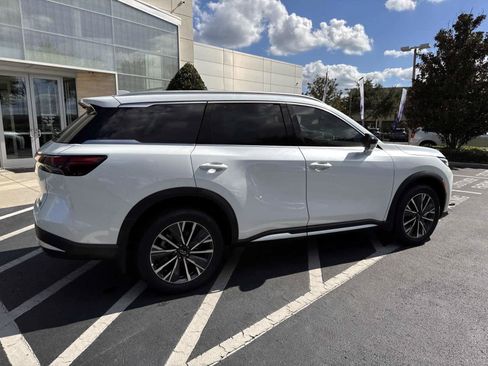 New 2026 INFINITI QX60 Luxe w/ Cargo Package image 2