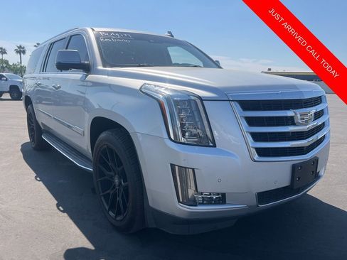 Used 2015 Cadillac Escalade ESV Luxury image 1