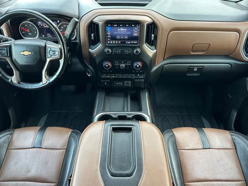 Used 2020 Chevrolet Silverado 2500 High Country image 3