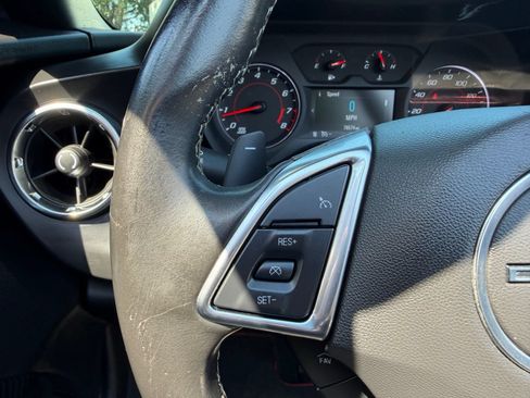 Used 2018 Chevrolet Camaro LT RWD image 35