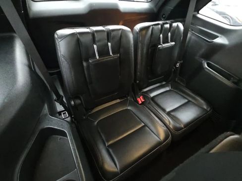 Used 2018 Ford Explorer Limited w/ Equipment Group 301A AWD/4WD image 7