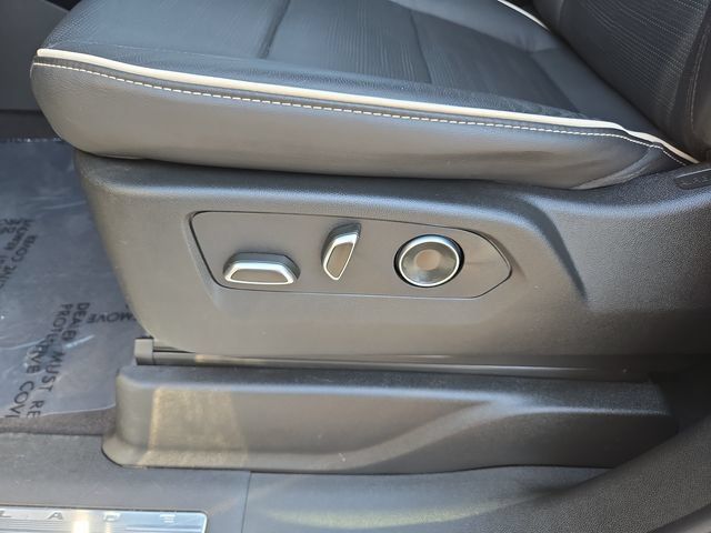 Certified 2024 Cadillac Escalade Premium Luxury AWD/4WD image 17