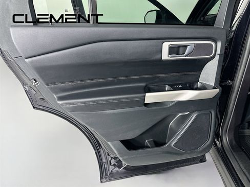 Certified 2022 Ford Explorer XLT w/ Equipment Group 202A image 30