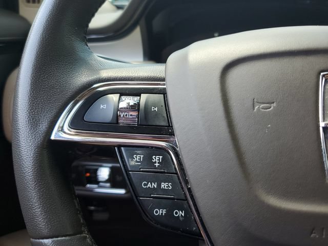 Used 2022 Lincoln Nautilus FWD w/ Premium Package image 21