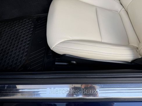 Used 2014 Mercedes-Benz SLK 250 image 13