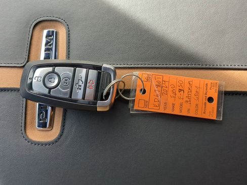 Used 2024 Ford F350 Platinum w/ Tremor Off-Road Package image 28