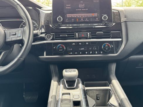 Used 2022 Nissan Pathfinder SV w/ SV Black Package FWD image 20