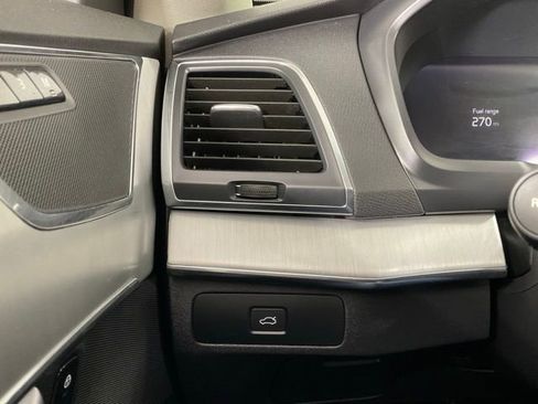 Certified 2023 Volvo XC90 B5 Core w/ Protection Package Premier image 25