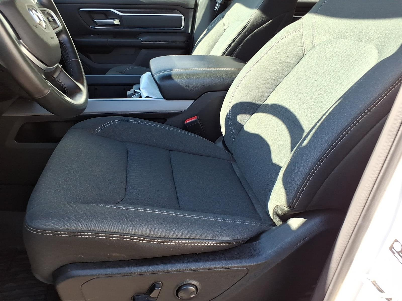 Used 2023 RAM 1500 Big Horn AWD/4WD image 14