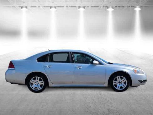 Used 2011 Chevrolet Impala LT FWD image 9
