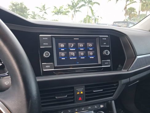 Used 2023 Volkswagen Jetta SE FWD image 26