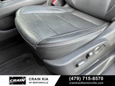 Used 2021 GMC Yukon Denali w/ Denali Premium Package AWD/4WD image 23