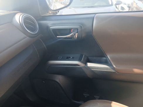 Used 2017 Toyota Tacoma Limited w/ Tow Package image 15