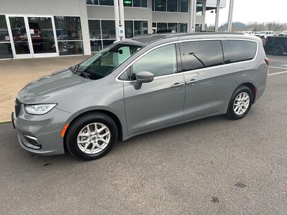 Used 2022 Chrysler Pacifica Touring-L