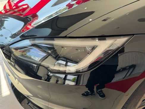 Used 2022 Tesla Model S image 30