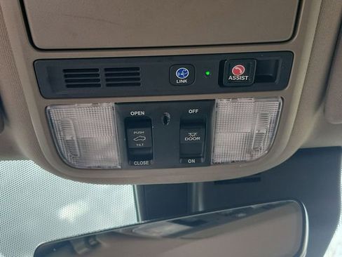 Used 2022 Honda Pilot Touring image 25