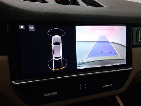 Used 2021 Porsche Cayenne image 23