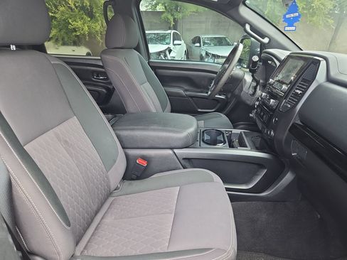 Used 2023 Nissan Titan SV w/ SV Convenience Package AWD/4WD image 10