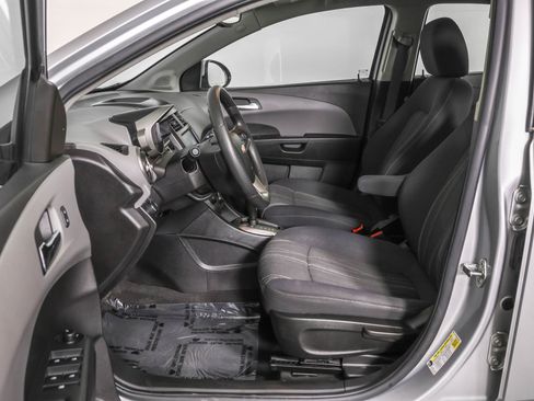 Used 2016 Chevrolet Sonic LT image 7