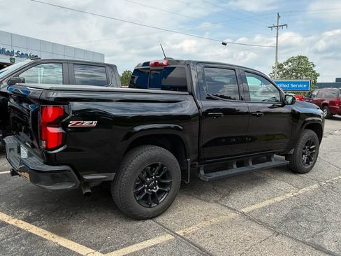 Certified 2025 Chevrolet Colorado Z71 w/ Midnight Edition AWD/4WD image 7