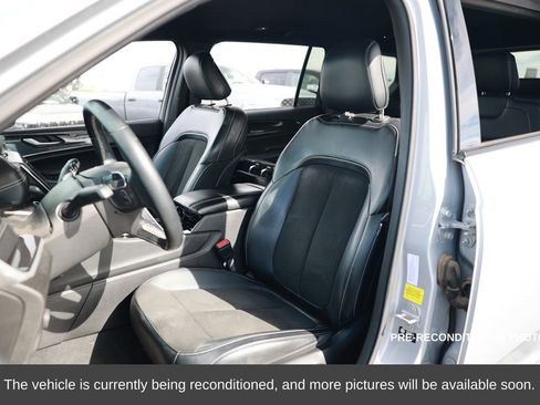 Used 2021 Jeep Grand Cherokee L Altitude image 10