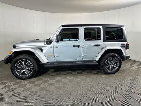 Used 2023 Jeep Wrangler Unlimited Sahara w/ Cold Weather Group AWD/4WD image 5