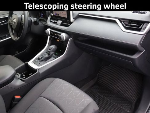 Used 2025 Toyota RAV4 XLE image 12