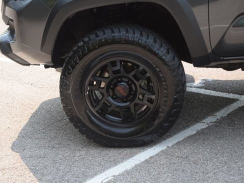 Used 2023 Toyota Tacoma TRD Off-Road AWD/4WD image 29