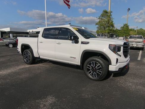 Used 2025 GMC Sierra 1500 AT4 w/ AT4 Premium Package AWD/4WD image 12