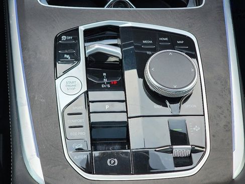 Used 2023 BMW X7 xDrive40i w/ M Sport Package image 25