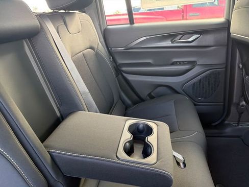 New 2026 Jeep Grand Cherokee Laredo AWD/4WD image 34