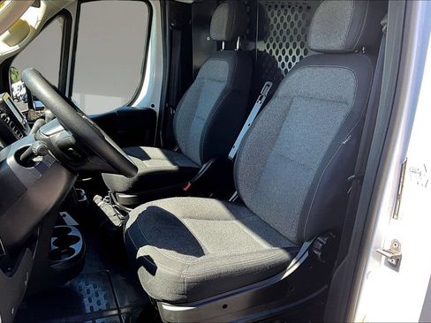 Used 2025 RAM ProMaster 2500 w/ U-Haul Equipment Group FWD image 18
