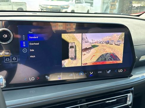 New 2026 Chevrolet Traverse LT w/ Sun and Wheel Package image 26